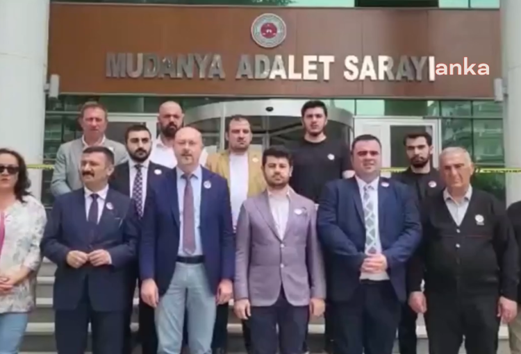 Bursa’da skandal karar: Sandık görevlilerinin Atatürk ve Türk Bayrağı rozeti takması yasaklandı!
